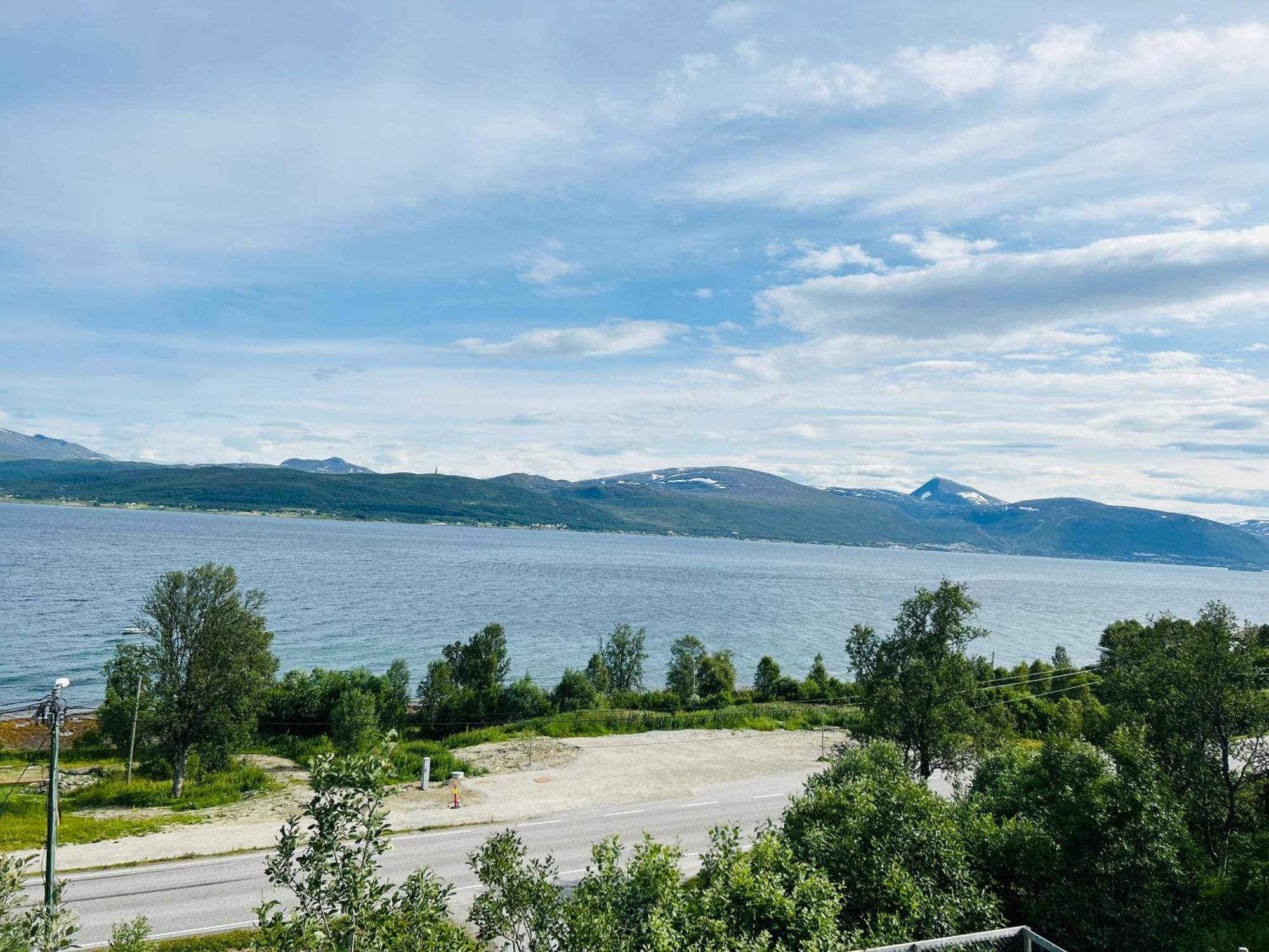 Apartment In Tromso With Sea And Mountain View エクステリア 写真